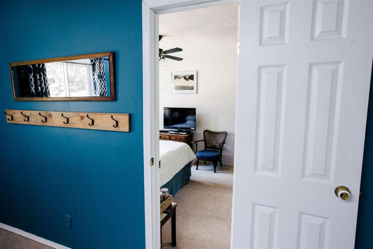 Alpenrose Revelstoke Bed & Breakfast Exterior foto